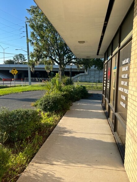 More Photos Of 580 Ellis Rd S, Jacksonville Office For Sale