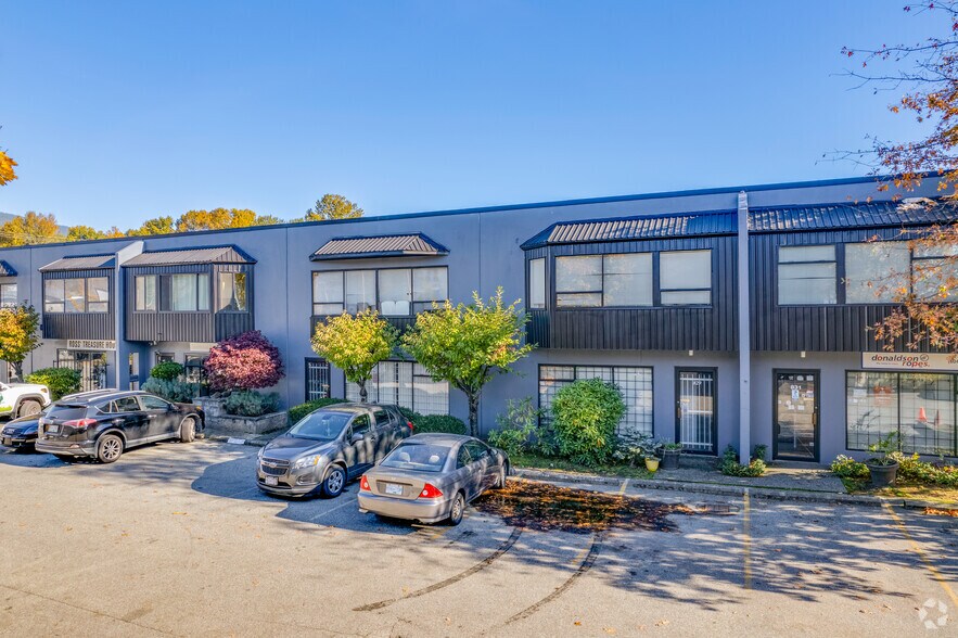 More Photos Of 817-831 W 1st St, North Vancouver Warehouse For Sale
