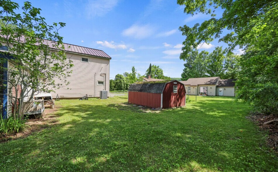 More Photos Of 260 Stockbridge Rd, Great Barrington Freestanding For Lease