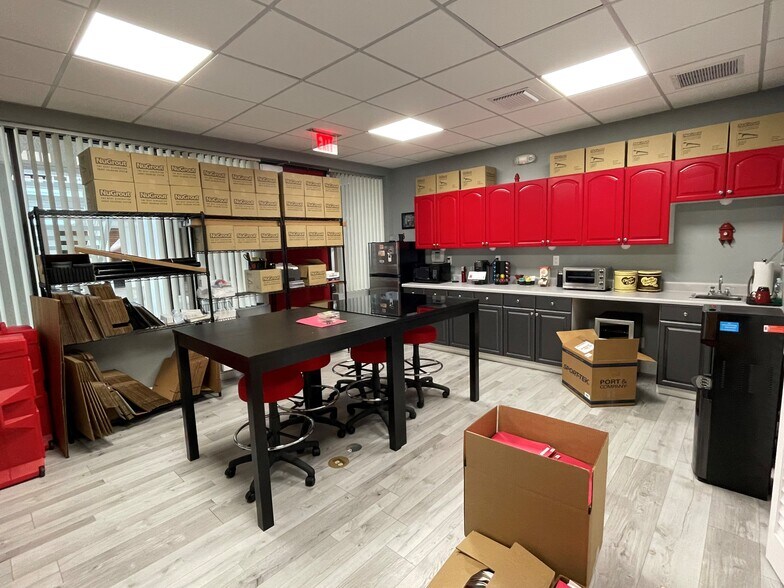 More Photos Of 2300 NW Corporate Blvd, Boca Raton Office For Sale