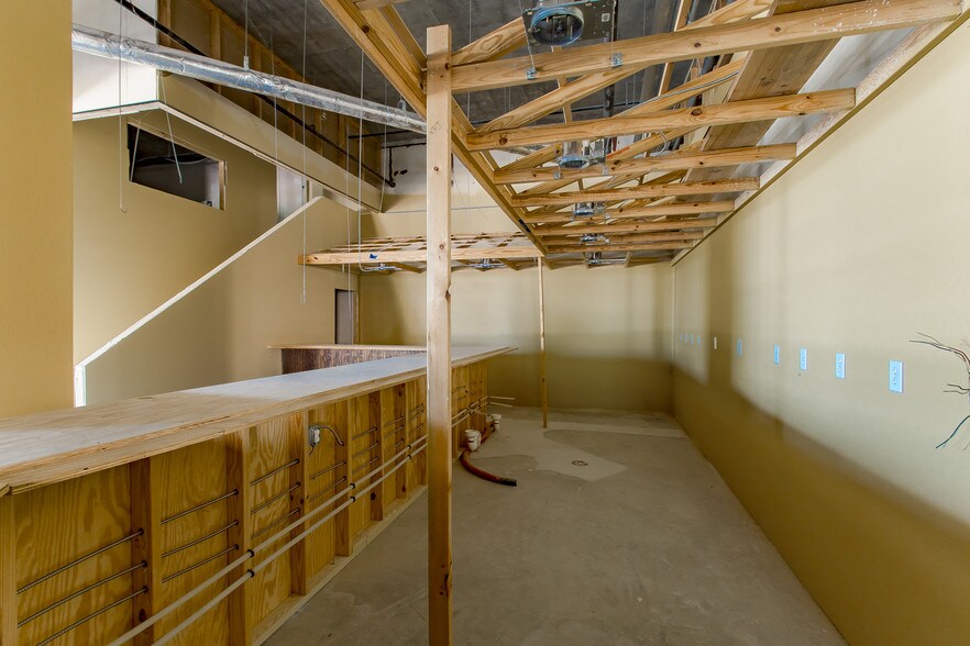 More Photos Of 4001 Nicholson Dr, Baton Rouge Hotel For Lease