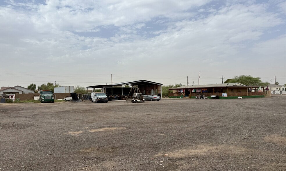 More Photos Of 5811 S 46th Ave, Laveen Contractor Storage Yard For Sale