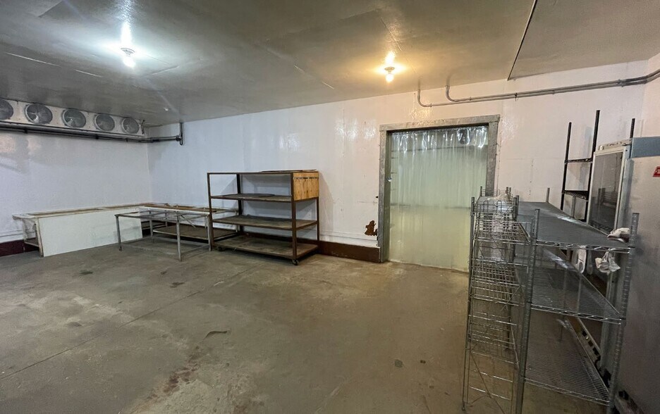 More Photos Of 537 Ontario St, St Catharines Supermarket For Sale