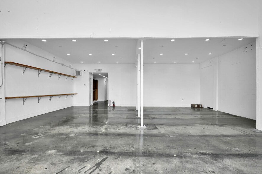 More Photos Of 7311-7323 NW 12th St, Miami Light Distribution For Sale