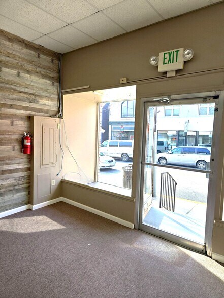 More Photos Of 1 E Main St, Thurmont Storefront Retail Office For Lease