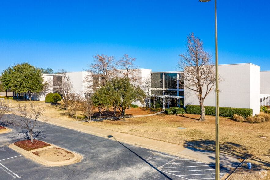 More Photos Of 2501 S State Highway 121 Bus, Lewisville Industrial For Lease