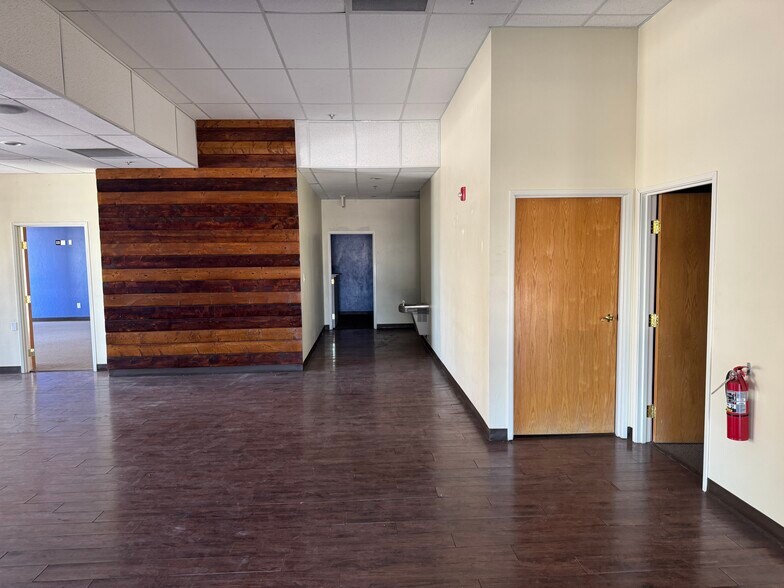 More Photos Of 7620 N Hartman Ln, Tucson Research And Development For Lease