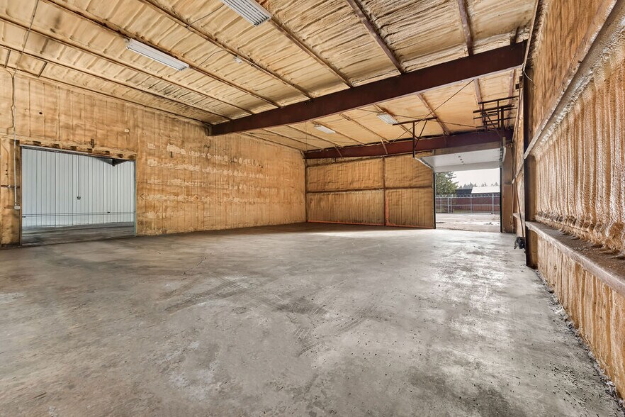 More Photos Of 1425 SE 9th St, Warrenton Warehouse For Sale