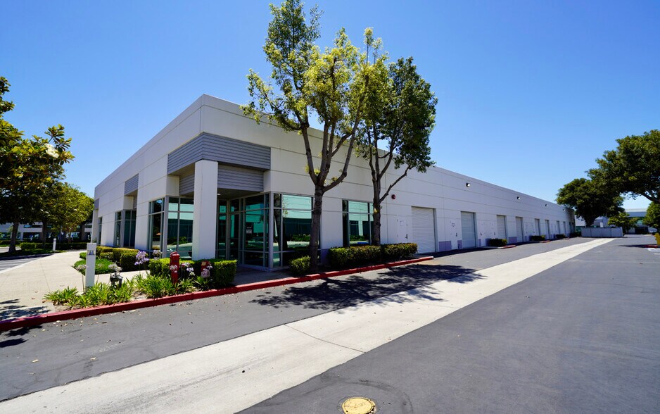 Primary Photo Of 184 Technology Dr, Irvine Office For Lease