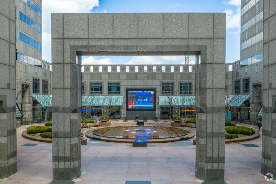 More Photos Of 2001 Market St, Philadelphia Unknown For Lease