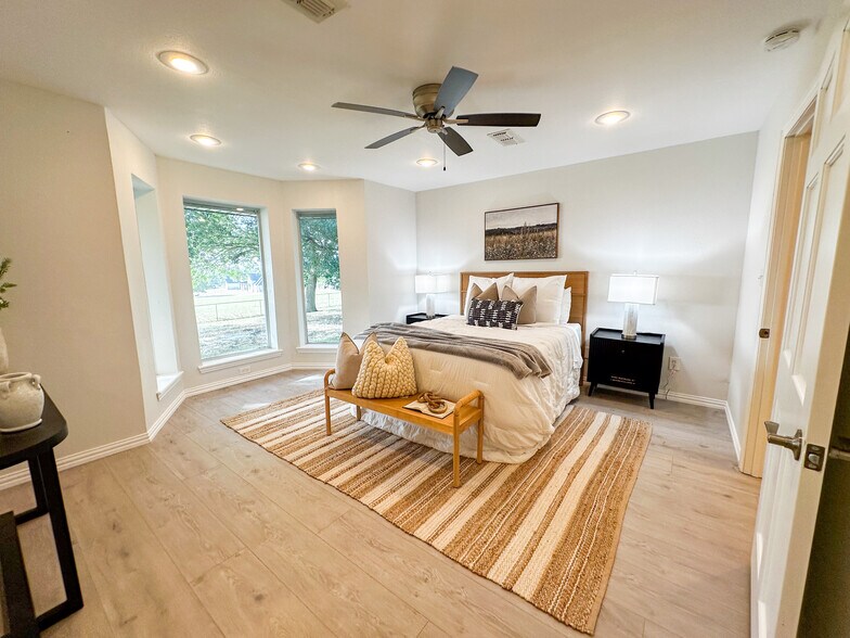 More Photos Of 3952 Tin Top Rd, Weatherford Flex For Sale