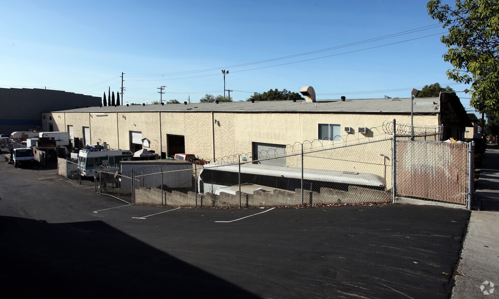 More Photos Of 1601-1635 Hoover Ave, National City Warehouse For Lease