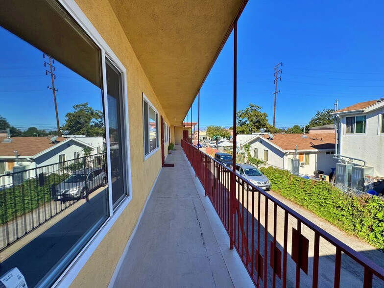 More Photos Of 2844 Ardmore Ave, South Gate Apartments For Sale
