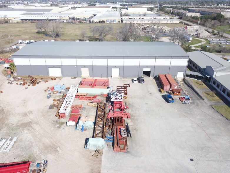 More Photos Of 6935 Brittmoore Rd, Houston Warehouse For Lease