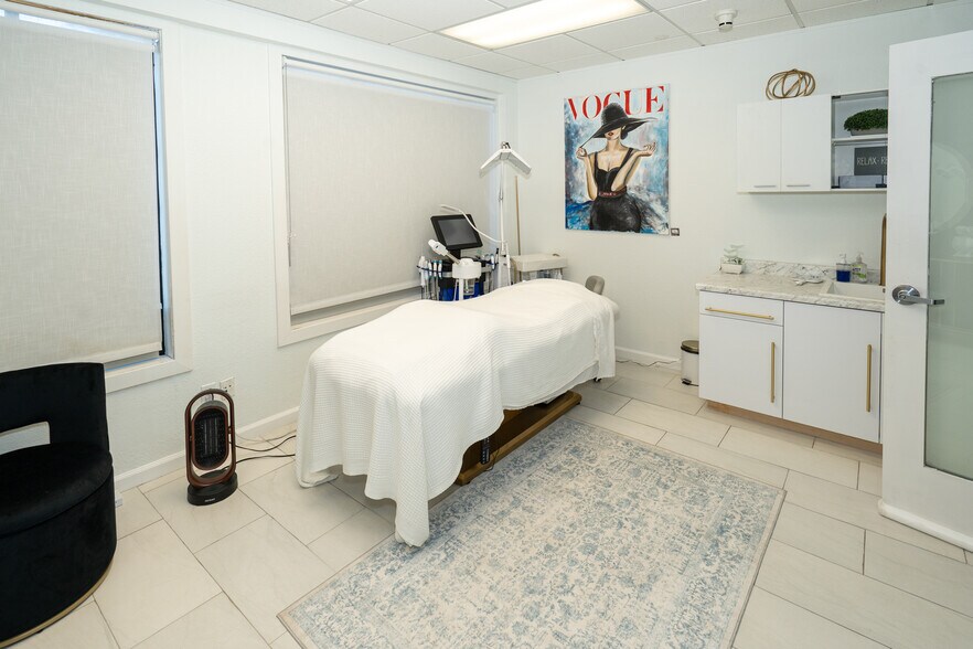 More Photos Of 24 Professional Center Pky, San Rafael Medical For Sale