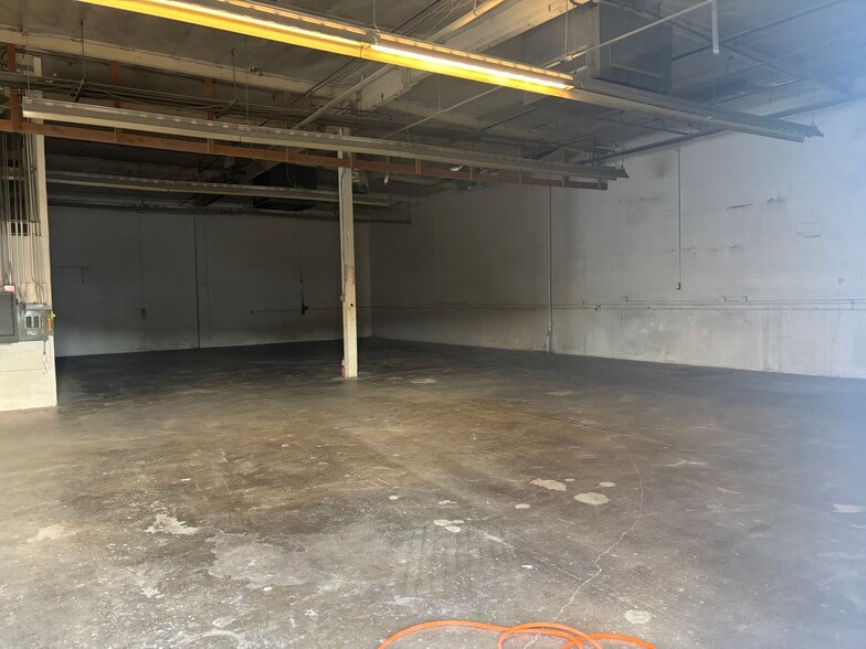 More Photos Of 515-517 W Imperial Hwy, La Habra Warehouse For Lease