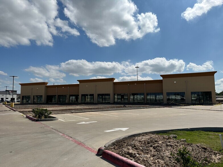 More Photos Of 25414 Northwest Fwy, Cypress Unknown For Lease