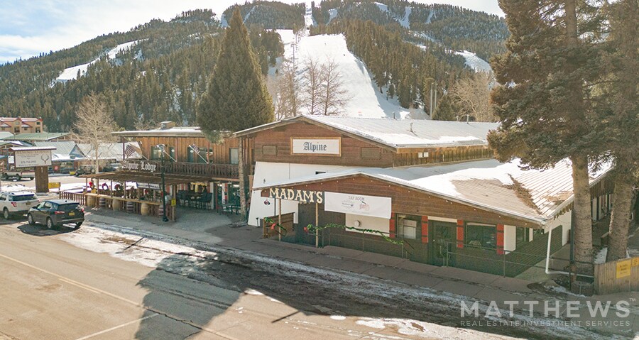 More Photos Of 417 W Main St, Red River Hotel For Sale