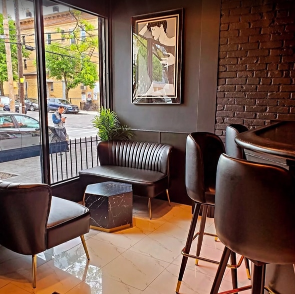 More Photos Of 464 Onderdonk Ave, Flushing Storefront Retail Residential For Lease