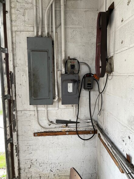 More Photos Of 1744 Indianapolis Blvd, Whiting Manufacturing For Lease