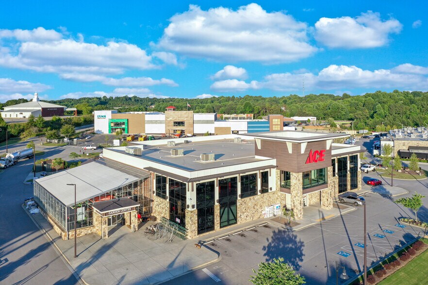 More Photos Of 1963 Jesse Jewell Pkwy NE, Gainesville Freestanding For Sale