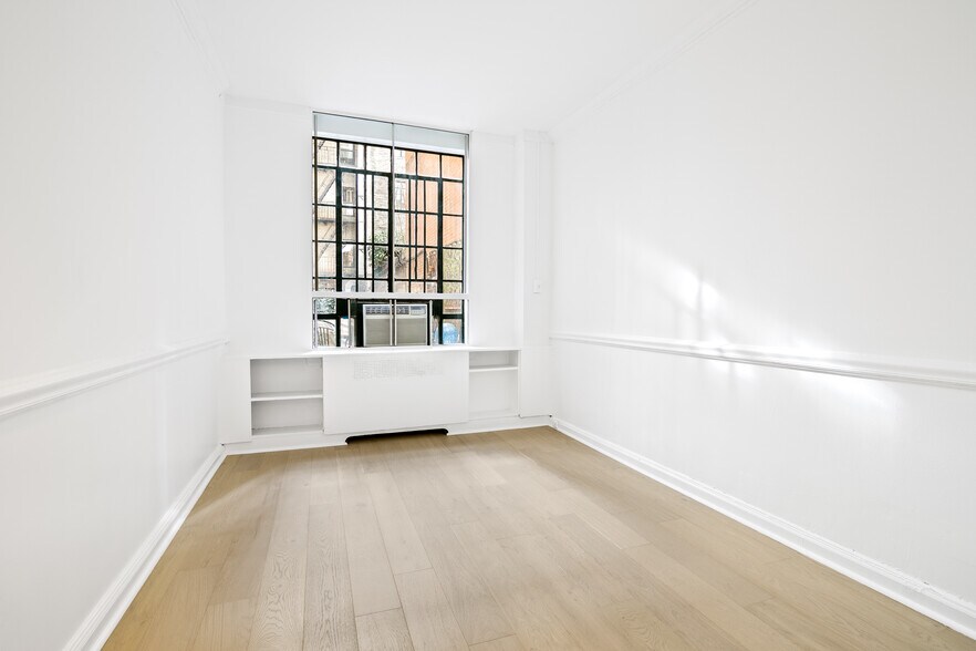 More Photos Of 140 E 40th St, New York Apartments For Sale