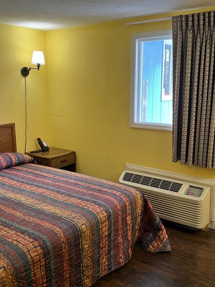 More Photos Of 3155 Huntsville Hwy, Fayetteville Hotel For Sale