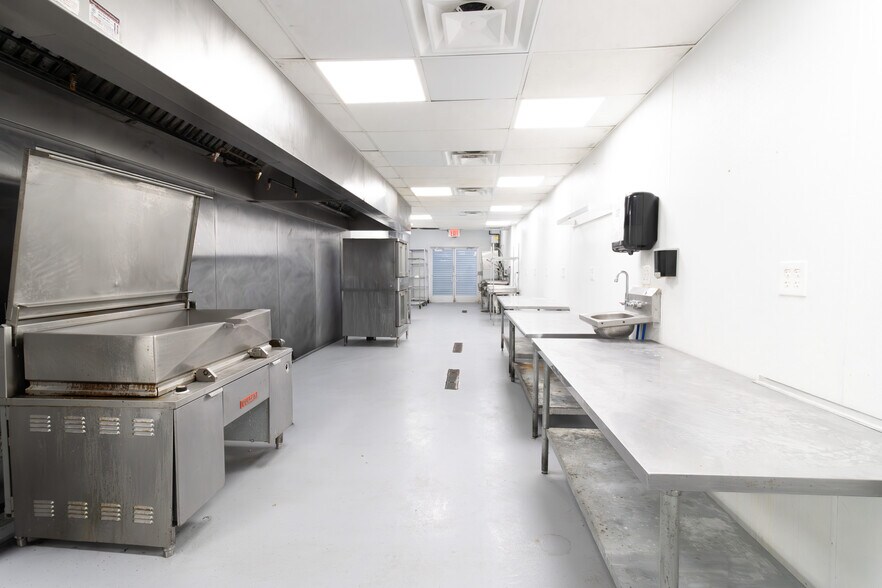More Photos Of 6211 Owens St, Dallas Restaurant For Lease