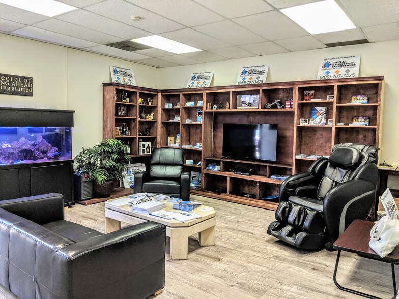 More Photos Of 22024 Lassen St, Chatsworth Office For Sale