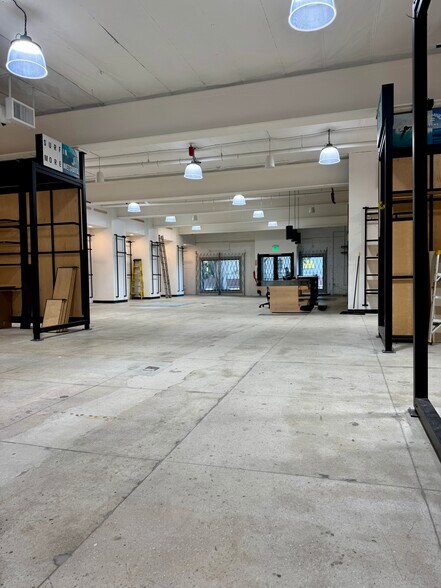 More Photos Of 2615-2619 Main St, Santa Monica Freestanding For Lease