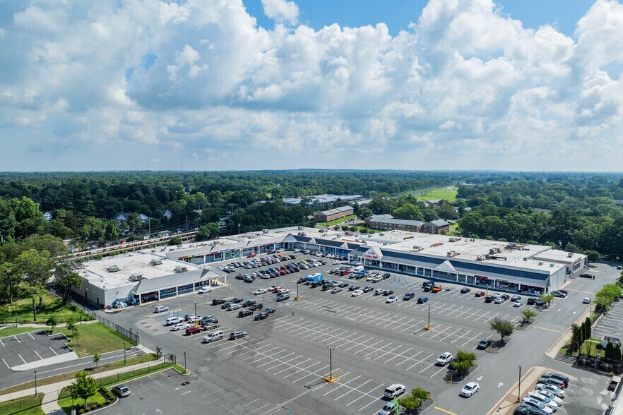 More Photos Of 1800-1850 Brentwood Rd, Brentwood Unknown For Lease