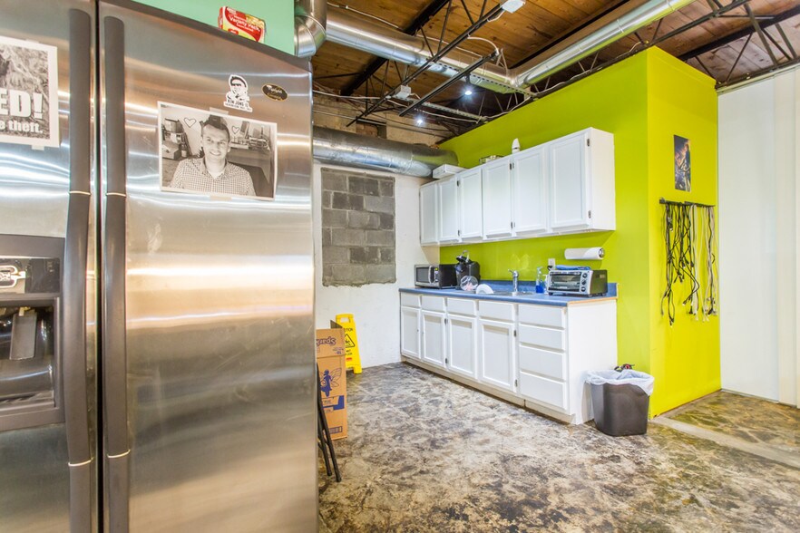 More Photos Of 1634 Northside Dr, Atlanta Storefront Retail Office For Sale