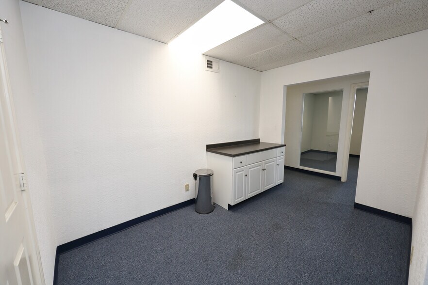 More Photos Of 6511 Stewart Rd, Galveston Office For Lease