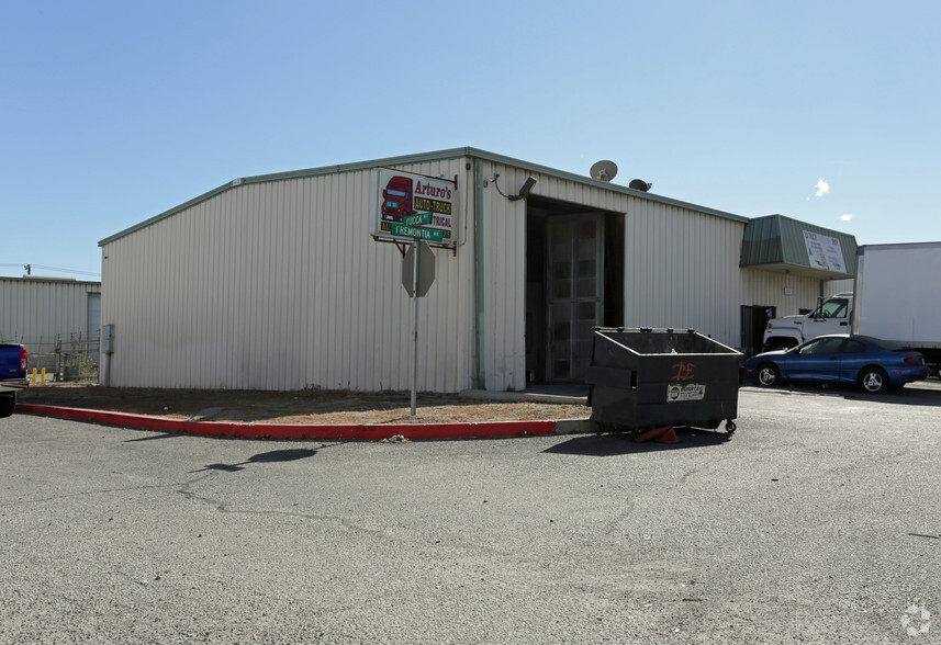 Primary Photo Of 8265 Fremontia Ave, Fontana Warehouse For Sale