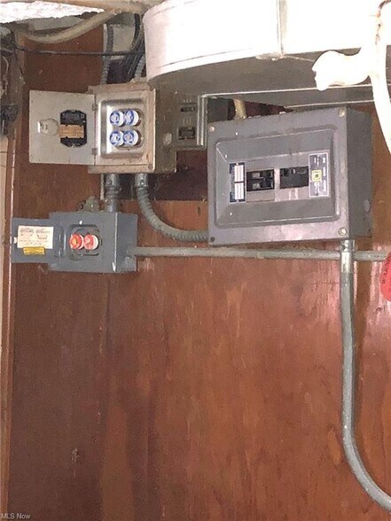 More Photos Of 1817 Penrose Ave, East Cleveland Specialty For Sale