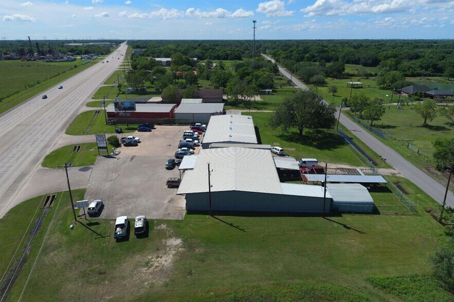 More Photos Of 22303 Highway 6, Manvel Auto Repair For Lease