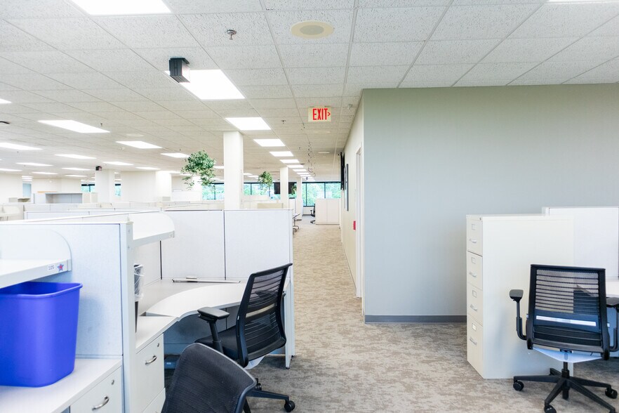 More Photos Of 313 Blettner Blvd, Madison Office For Sale