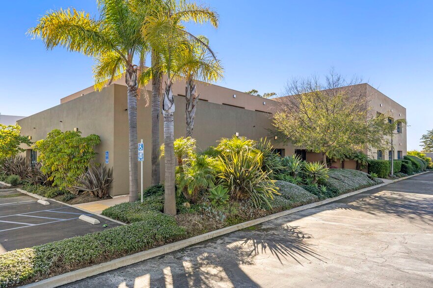More Photos Of 6398 Cindy Ln, Carpinteria Office For Sale