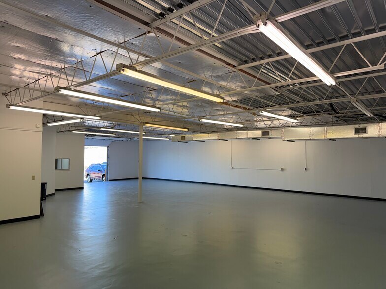 More Photos Of 820 Shelby Ln, Austin Warehouse For Lease