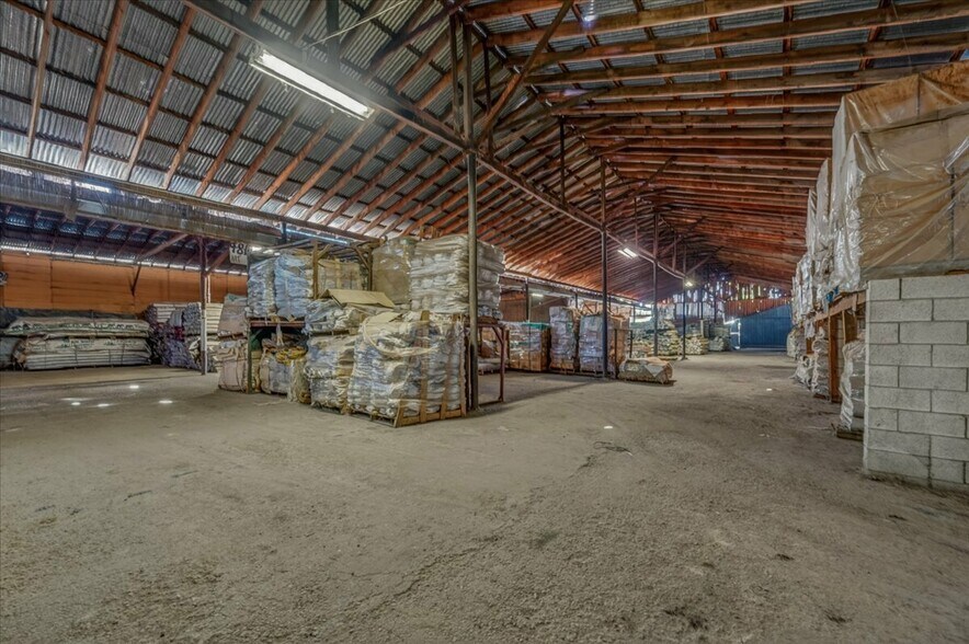 More Photos Of 708 N Pleasant Ave, Fresno Warehouse For Sale
