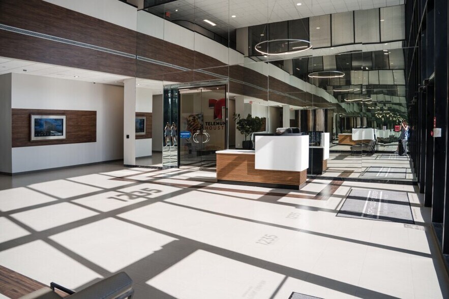 More Photos Of 1235 North Loop W, Houston Office For Lease