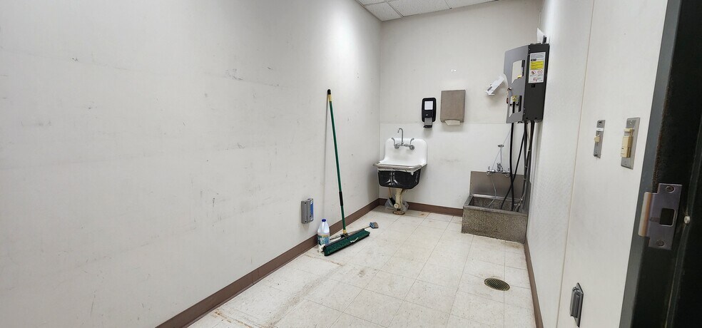 More Photos Of 10 Trieble Dr, Tunkhannock Medical For Sale