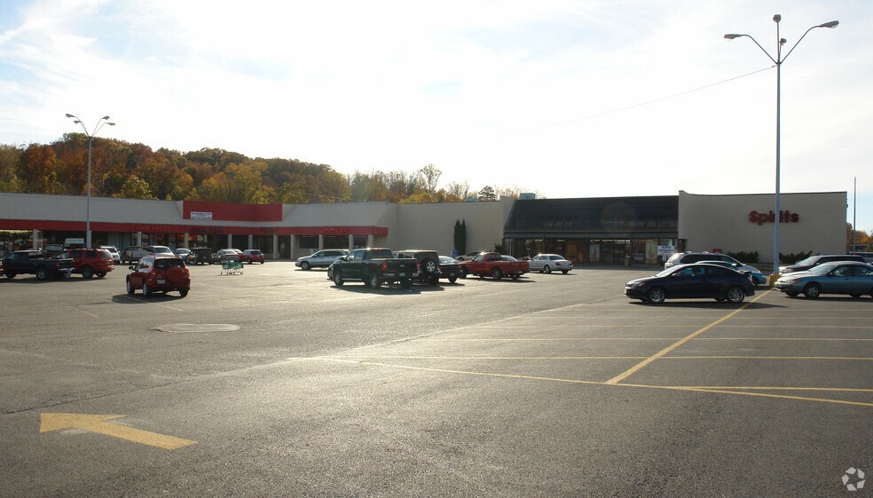 More Photos Of 5636 US Route 60, Huntington Unknown For Lease