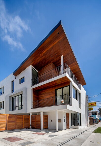 Primary Photo Of 311 Culver Blvd, Playa Del Rey Loft Creative Space For Sale