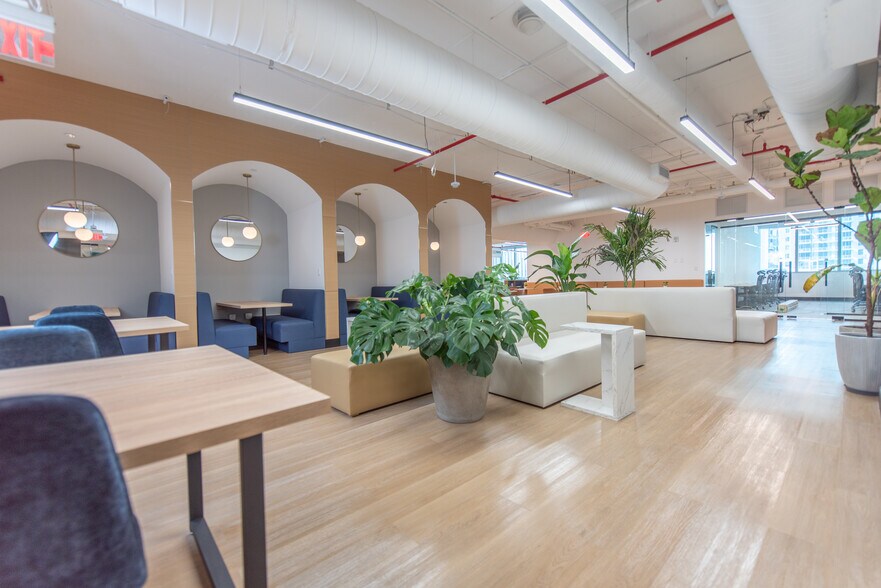 More Photos Of 1100 Brickell Bay Dr, Miami Coworking Space