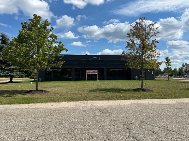 More Photos Of 850 Glaspie St, Oxford Warehouse For Sale