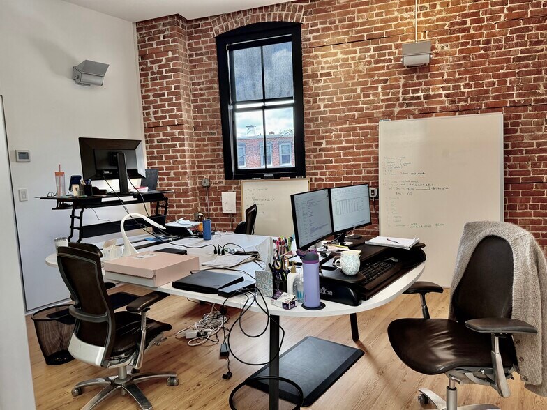 More Photos Of 12 Havemeyer Pl, Greenwich Office For Lease