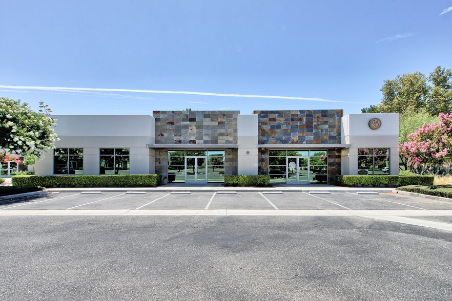 More Photos Of 11840 Pierce St, Riverside Office For Lease
