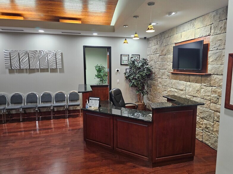 More Photos Of 10610 Metromont Pky, Charlotte Office For Lease