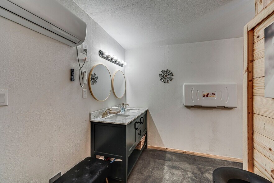 More Photos Of 3199 County 2730 Rd, Glen Rose Lodge Meeting Hall For Sale